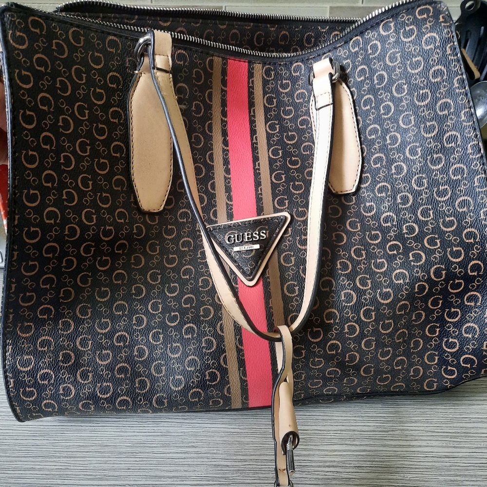 Guess handbag 👜